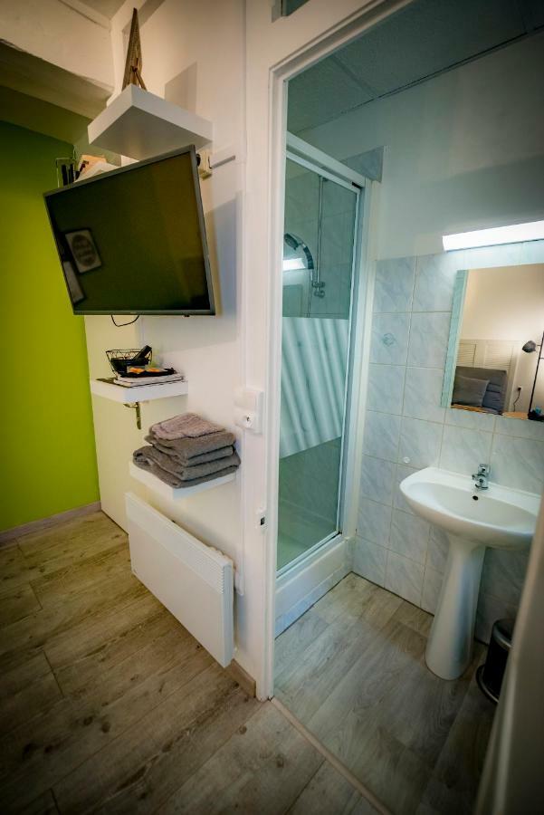 Appartement Hyper Centre Avec Wifi Troyes Luaran gambar